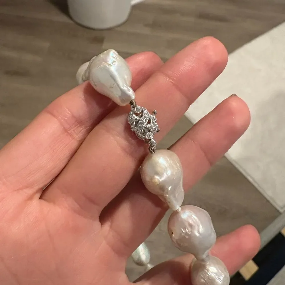 Tiffany & Co. Iridescent White Pearl Necklace - Picture 4 of 5